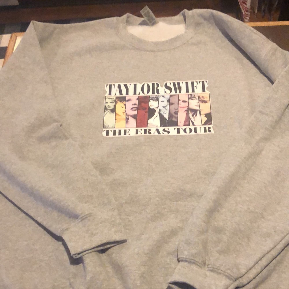 Sweatshirt - Picture 4 of 4